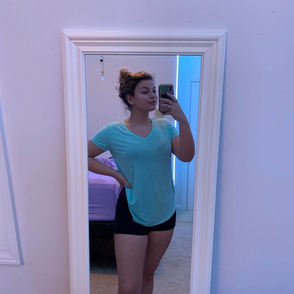 Perfect V-neck super soft! So XL tee shirt